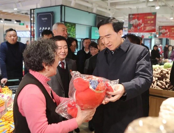 陳全國向全區(qū)各族人民和兵團干部職工致以新春祝福