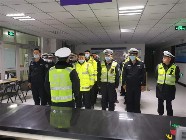 阿克蘇墾區(qū)公安局交通警察大隊積極推進(jìn)事故預(yù)防“減量控大”工作