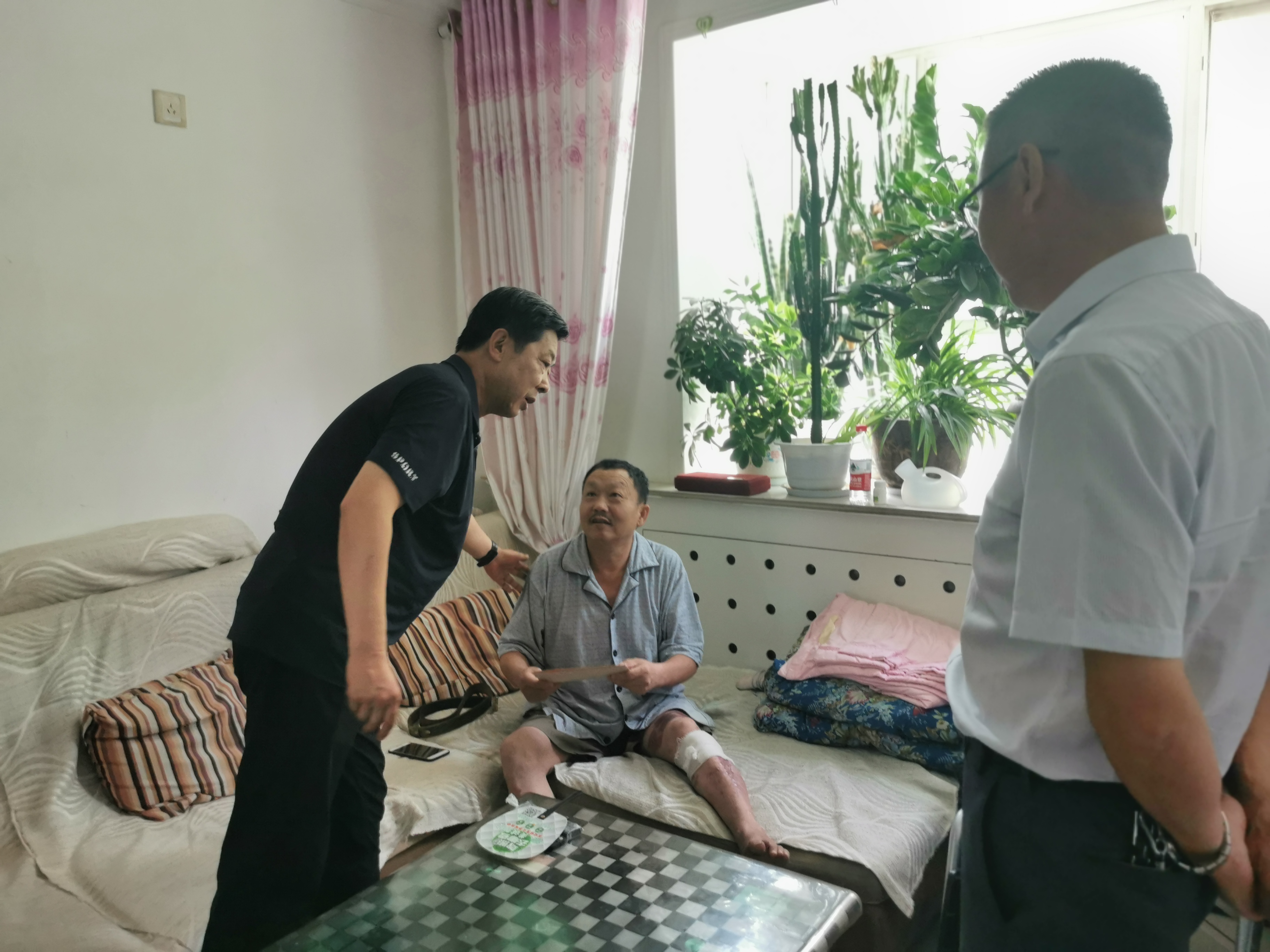 【我為群眾辦實(shí)事】融達(dá)公司黨支部開展“七一”走訪慰問家庭困難黨員職工活動(dòng)