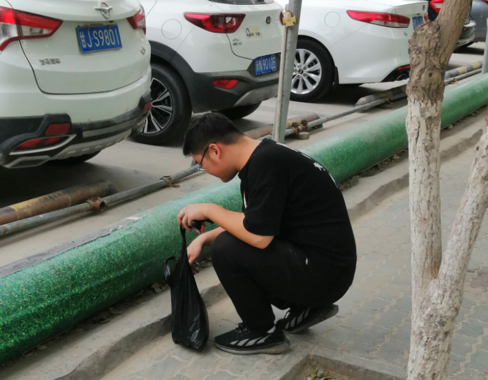 統(tǒng)眾公司開展“垃圾分類，從我做起”志愿服務(wù)活動