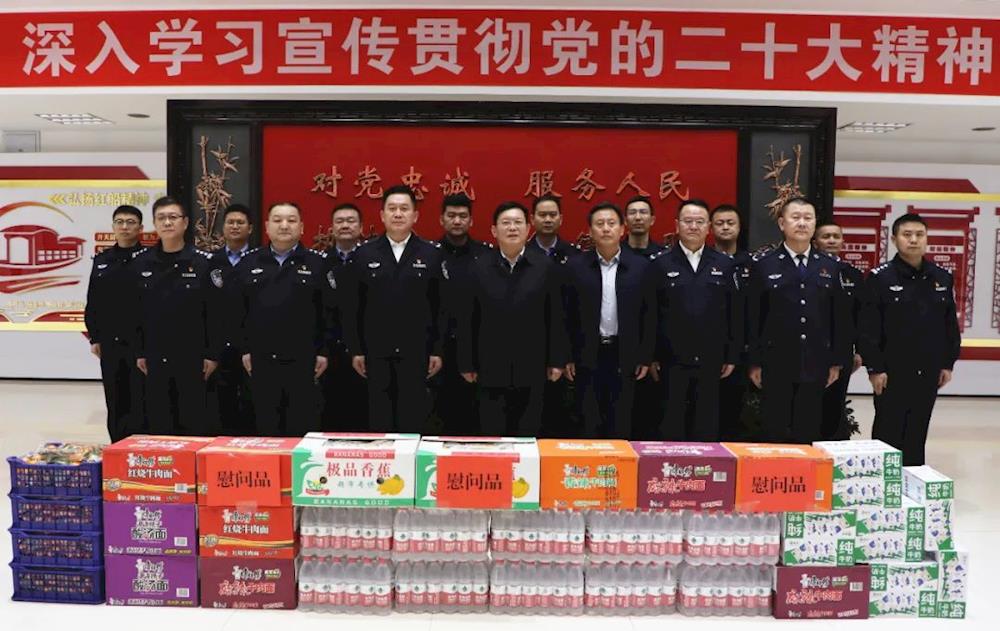 丁翊強到師市公安局開展走訪慰問