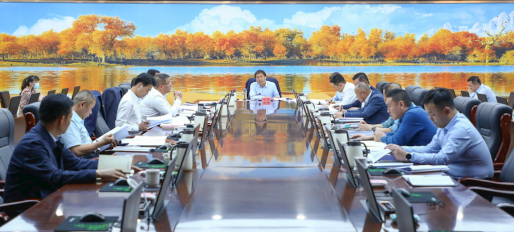 肖勇主持召開師市2023年第4次行政常務會議