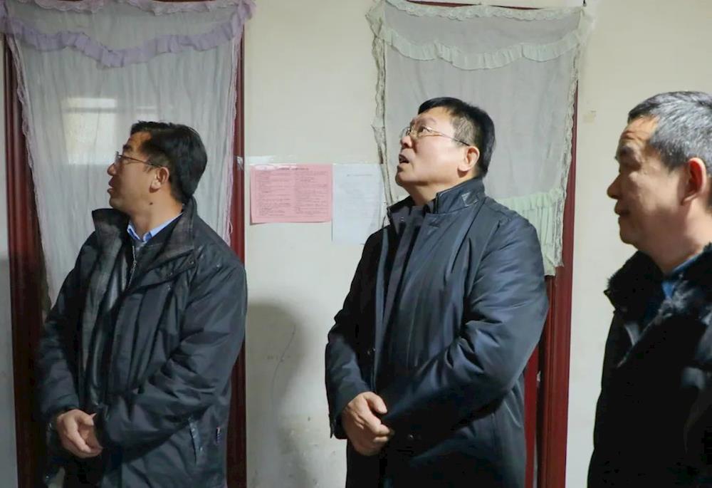 丁翊強在十四團調研指導抗震救災工作