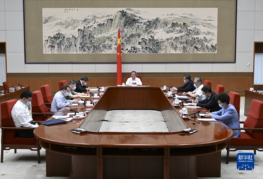 李強(qiáng)主持國務(wù)院第二次專題學(xué)習(xí)