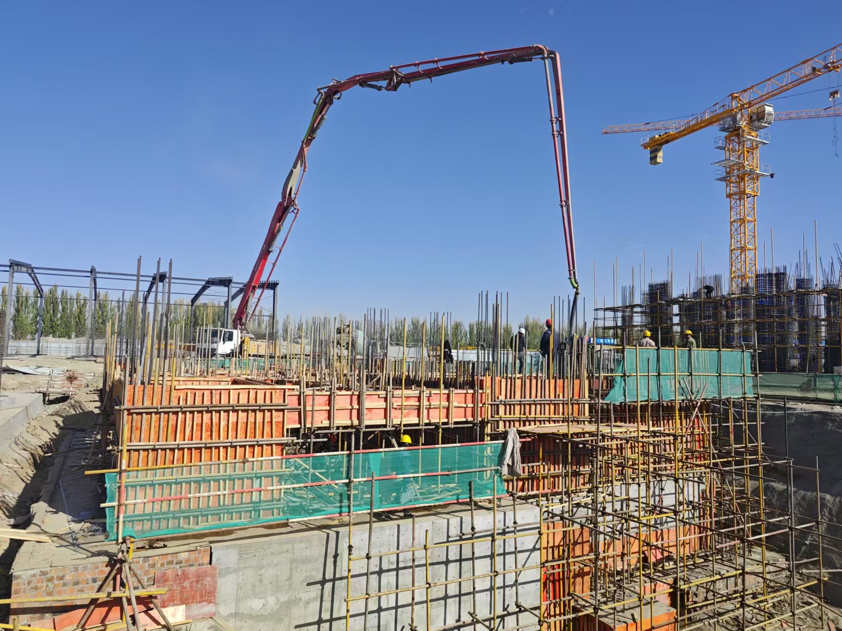 新城建司鉚足干勁促施工，跑出項(xiàng)目建設(shè)“加速度”