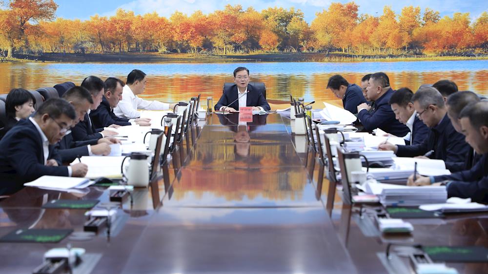 十二屆師市黨委常委會召開會議 傳達學習貫徹習近平總書記重要講話重要指示精神